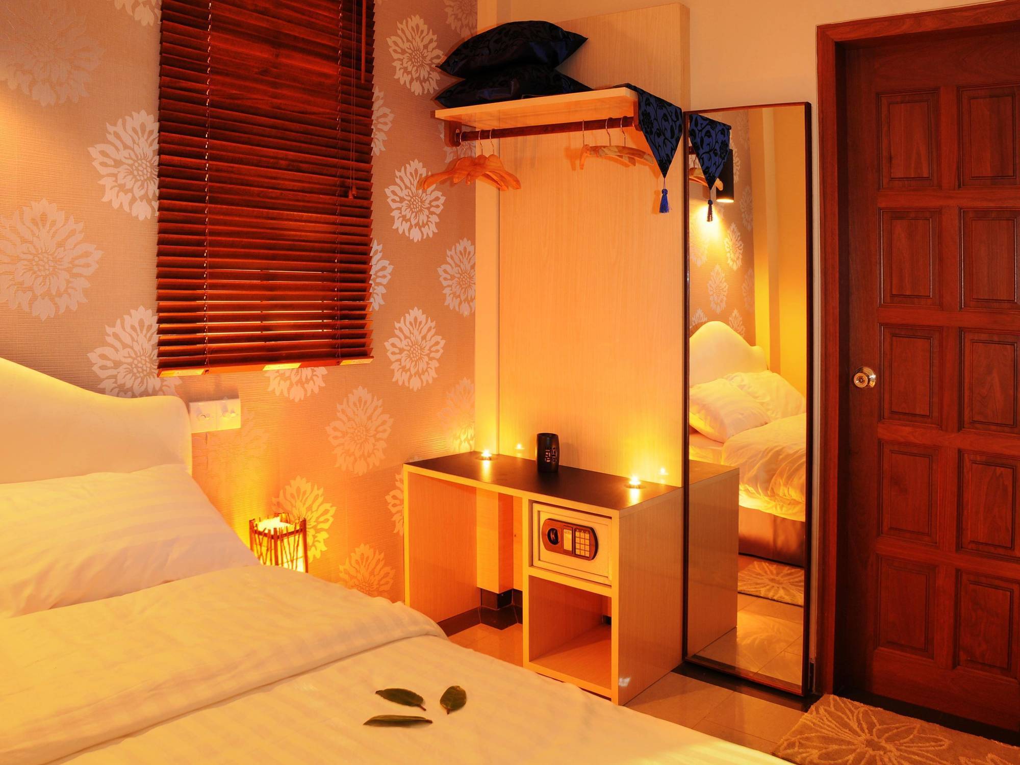 Lvis Boutique Hotell Malé Exteriör bild