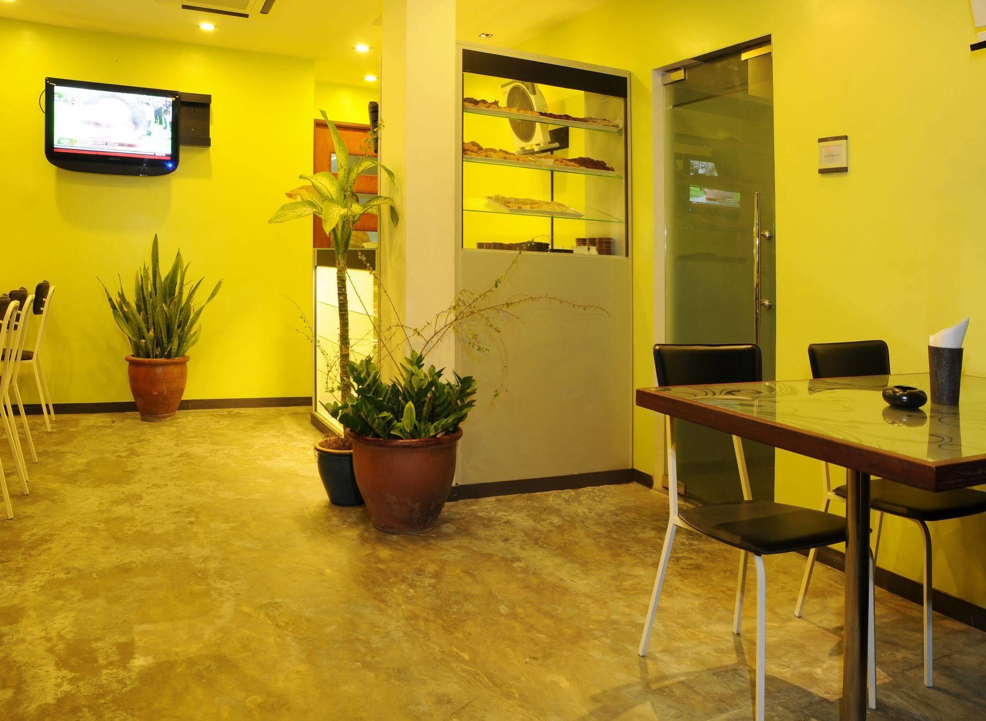 Lvis Boutique Hotell Malé Exteriör bild